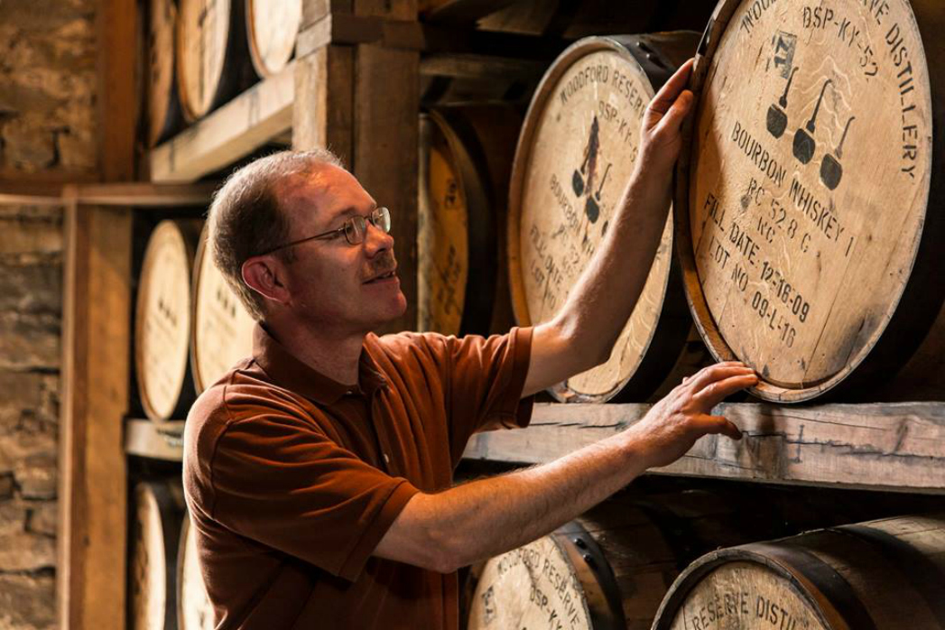 Learn How To Taste Whiskey From The Professionals