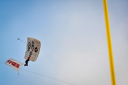 The game began with an parachuting display