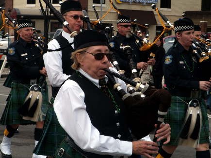 The Louisville Pipe Band brought traditional Irish music to kick things off.
