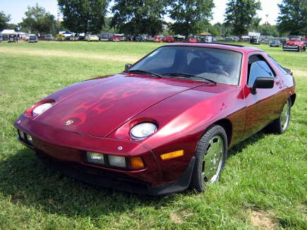 A Porsche 928? With flames and pearl metallic paint? I bet there&#039;s an LS1 under the hood.