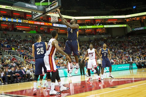 Patric Young (4) once again takes advantage of an open lane to the basket.