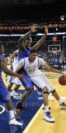 Davis looks for an angle.