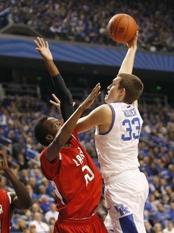 Wiltjer takes the ball to the basket
