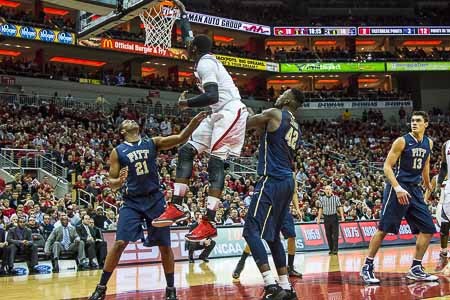 Montrezl Harrell kept dunking on Pittsburgh, this time over Lamar Patterson (21) and Talib Zanna (42).