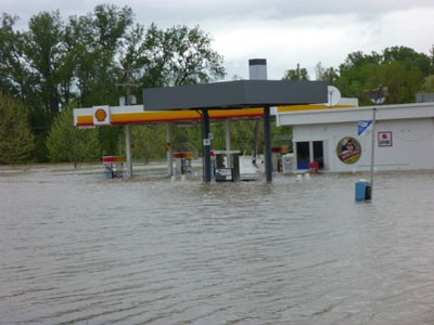 Zorn Ave. Shell Station