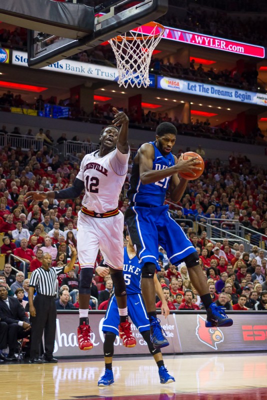 Mangok Mathiang couldn&#039;t get the rebound from Amile Jefferson.