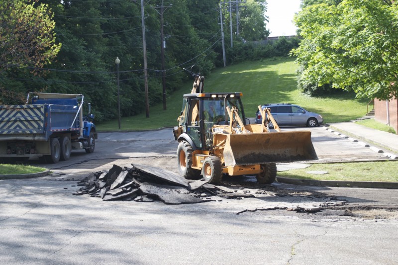 Water Main Break causes section of Grinstead to Buckle