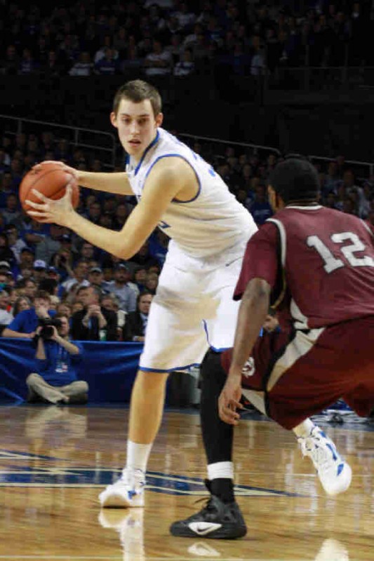 Wiltjer protects the ball
