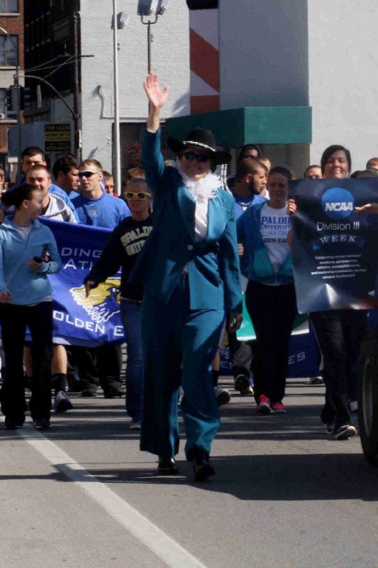 President Tori leads the parade in her finist Vegas style