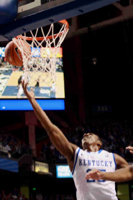 Teague takes an easy 2 to the hoop