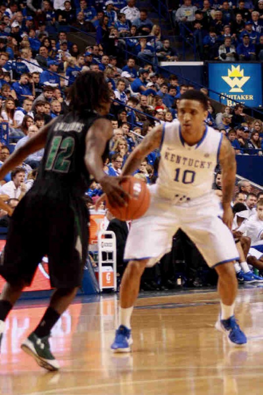 Beckham takes on Williams in the press