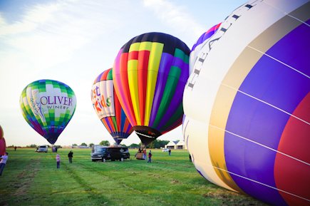 Photos from Friday's U.S. Bank Derby Festival Great Balloon Rush Hour Race [Fami