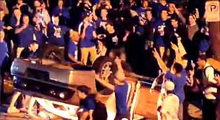 Kentucky Fans Burn Car - Final Four
