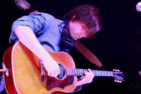 Diego Garcia took the audience tropical Saturday at Zanzabar