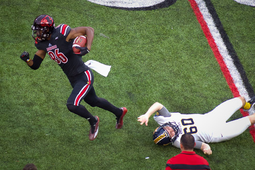 Louisville football crushes Murray State
