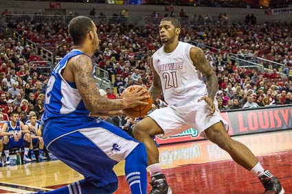 Dieng dominates and Louisville basketball rolls over Seton Hall, 79-61