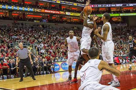 Louisville basketball advances in the Big East Tournament by destroying Villanov