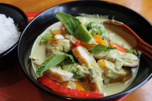 Yang Kee Noodle Shares Green Curry Chicken Recipe